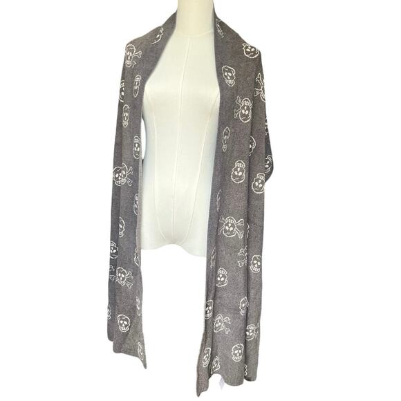 BEARFOOT DREAMS
CozyChic Ultra Lite Skull Print Scarf Gray - Picture 5 of 6